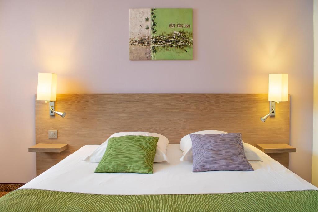 Brit Hotel Châteaudun - Confort Double Room