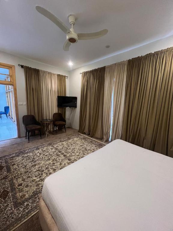 ISLE OF HIGHLAND TOURS Guest House - Deluxe Double Room