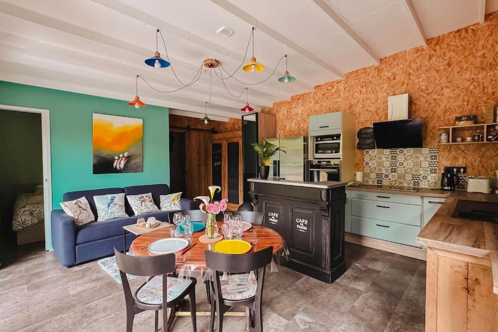 Cuisine ou kitchenette dans l'établissement Le chant des oiseaux - Chalet