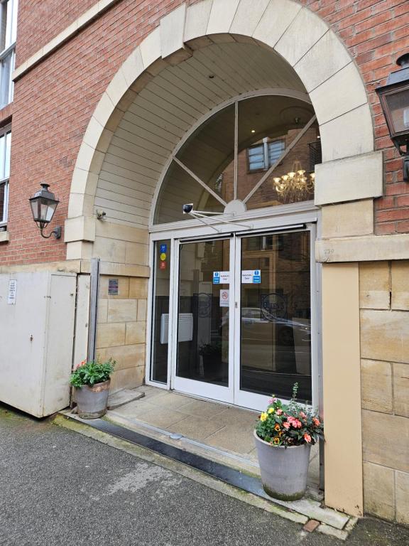 The Queens Hotel & Victoria Cloisters Apartments - Resim 18