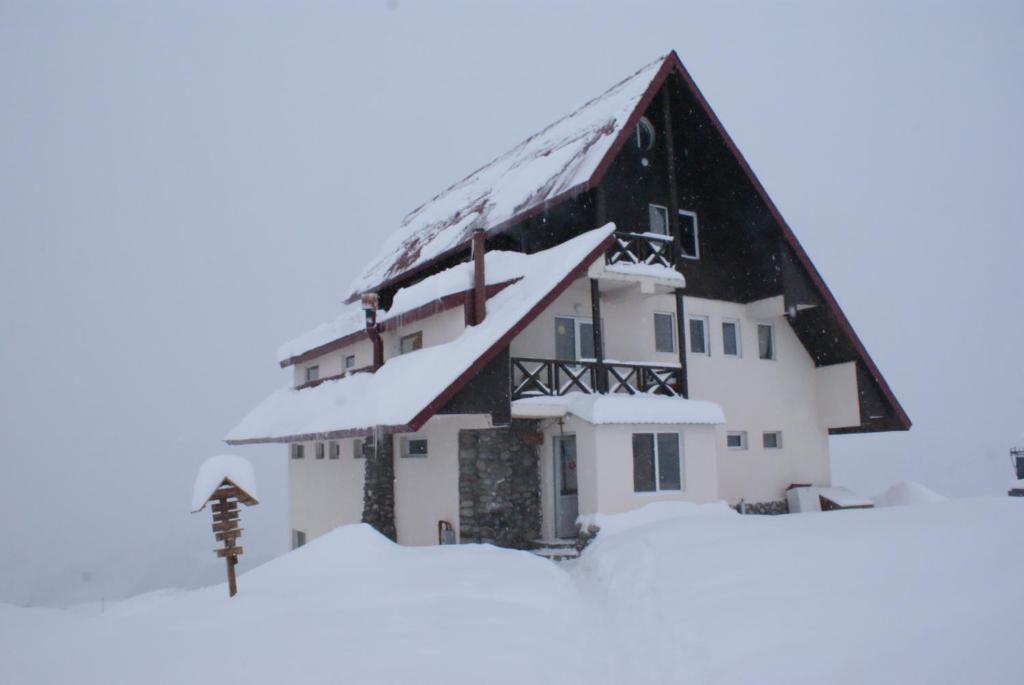 L'établissement Snow House en hiver