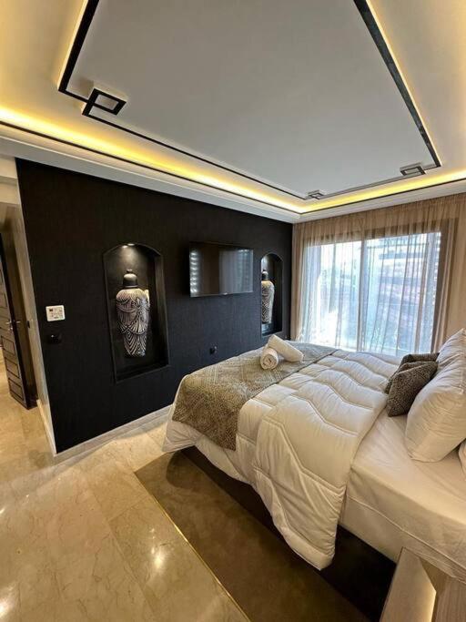 Ultra-Luxury 2-Bedroom Apartment in City Center Atlas View — photo 9