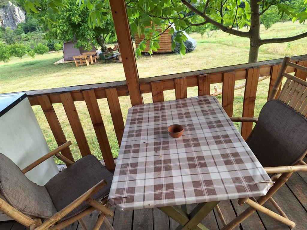 Zahrada ubytování Ecopark Sadzhaka