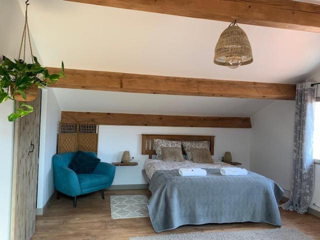 Les Glycines - Chambre Familiale Avec Salle De Bain