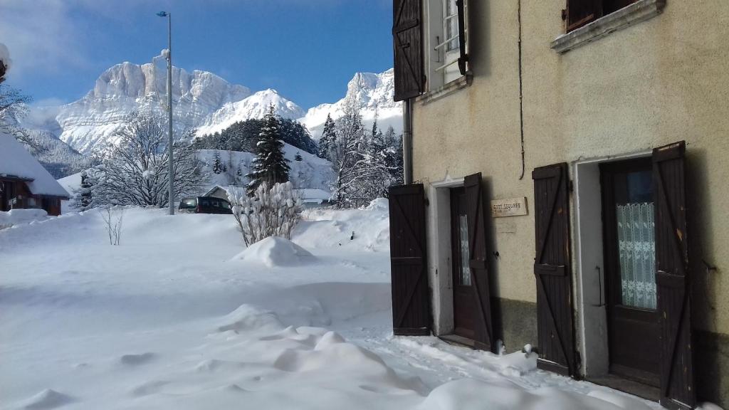Gite Seguret during the winter