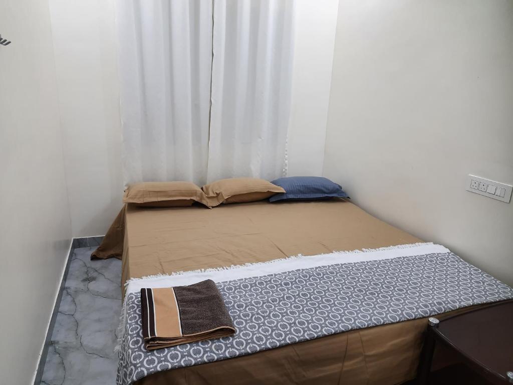 Shriguru Guest House Akkalkot - Deluxe Triple Room
