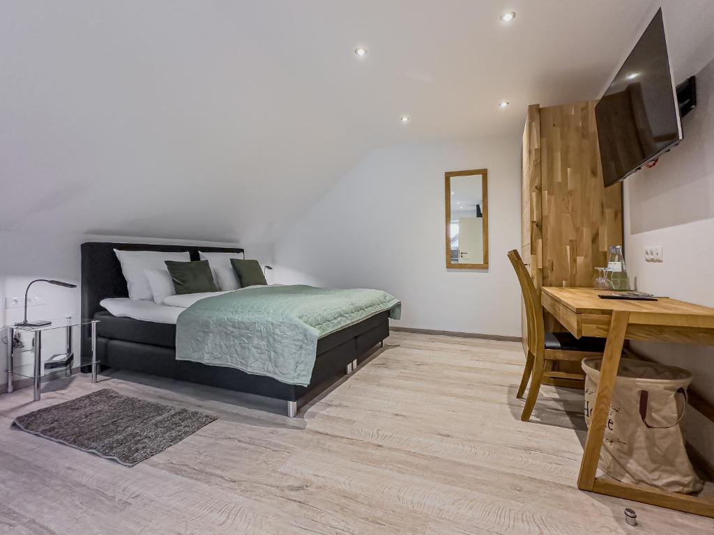 TDYHOMES Hotel - Deluxe Double Room