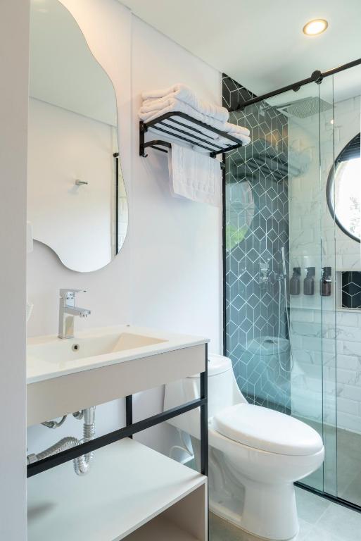 Koupelna v ubytování Hotel Living 35 Suites