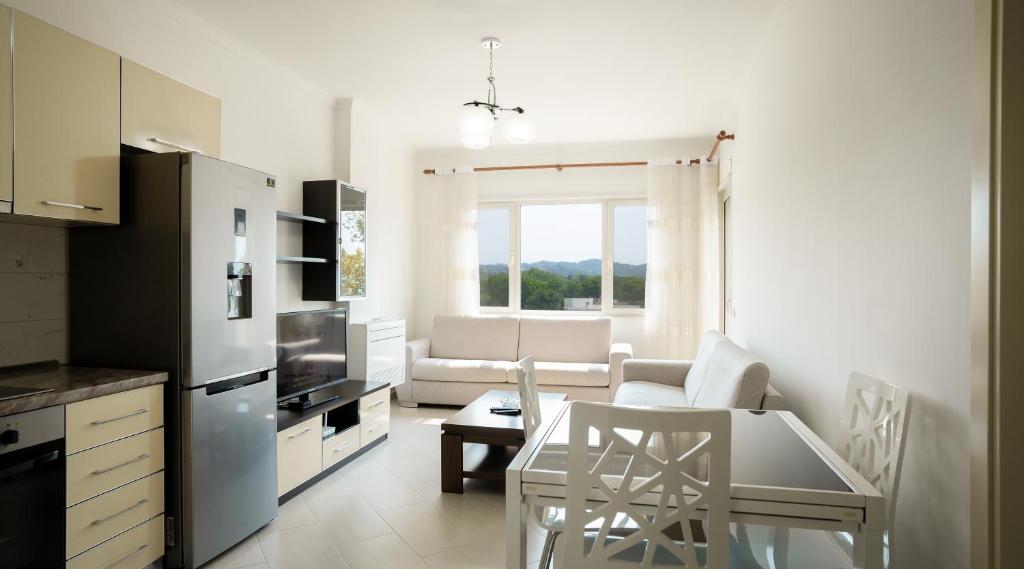 Köök või kööginurk majutusasutuses Albora's Seaside Apartment