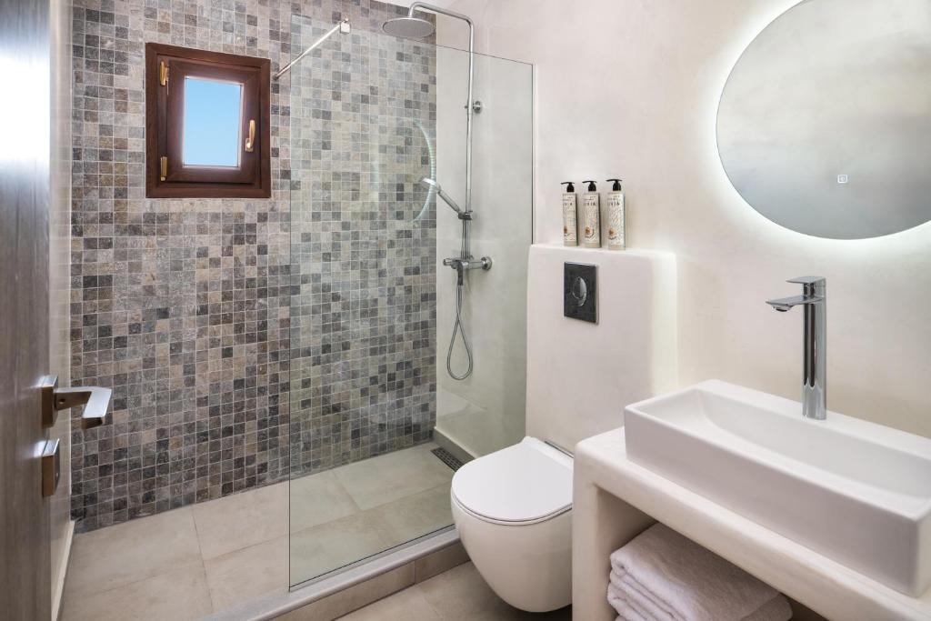 Santorinn Suites Fira - Resim 26