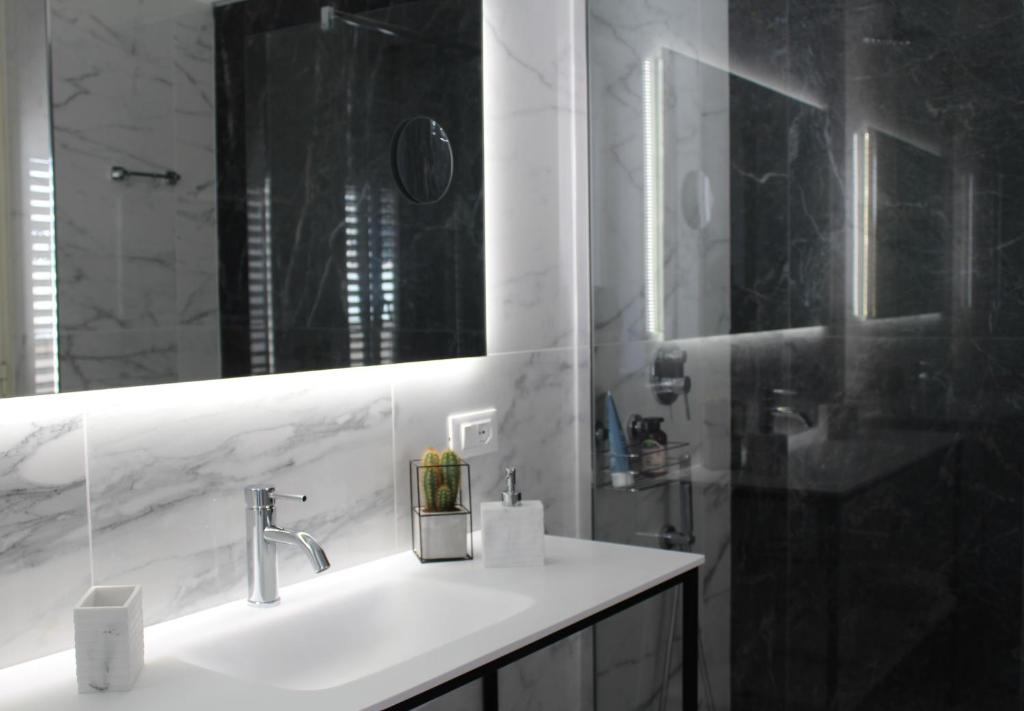 FALSTAFF Rooms & Suites - 14