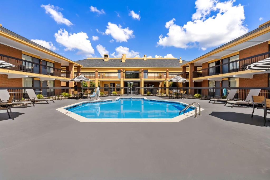 Best Western  Fayetteville