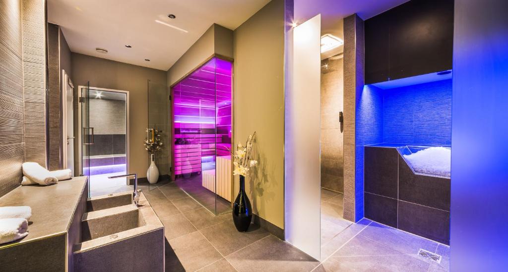 Posezení v ubytování Hotel am Hopfensee