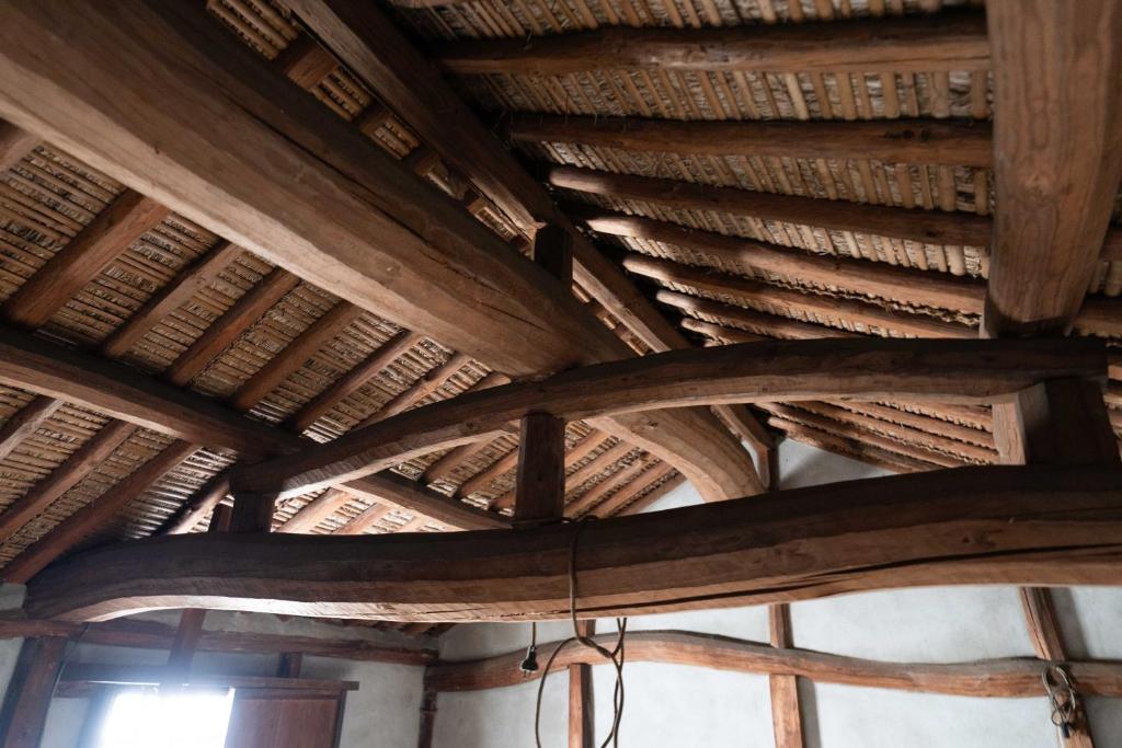 倉敷市にある倉敷の宿Retreat KOBAYASHI 1棟貸切 1日1組限定 11LLDDK 520平米 102年前の伝説の建物 瀬戸内芸術祭2025 直島 美観地区 最大10名 駐車場3台 ベッド8台のギャラリーの写真