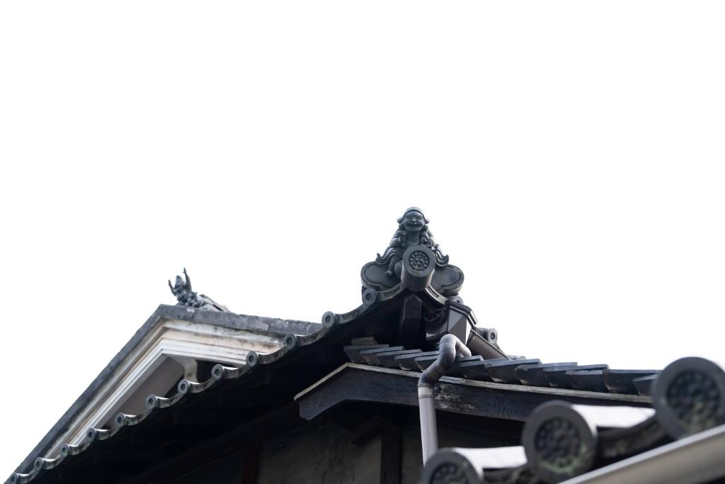 倉敷市にある倉敷の宿Retreat KOBAYASHI 1棟貸切 1日1組限定 11LLDDK 520平米 102年前の伝説の建物 瀬戸内芸術祭2025 直島 美観地区 最大10名 駐車場3台 ベッド8台のギャラリーの写真