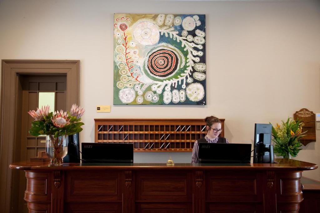 Hadley's Orient Hotel - Resim 6