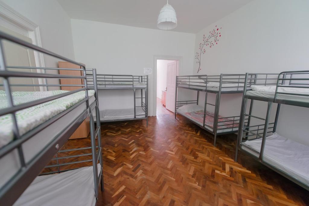 Posteľ alebo postele v izbe v ubytovaní Budapest Party Hostel at Udvarom