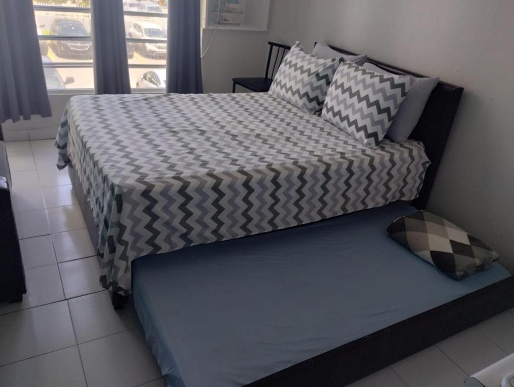 Coco Mar Oceanview Studios - Studio Apartment With Sea View