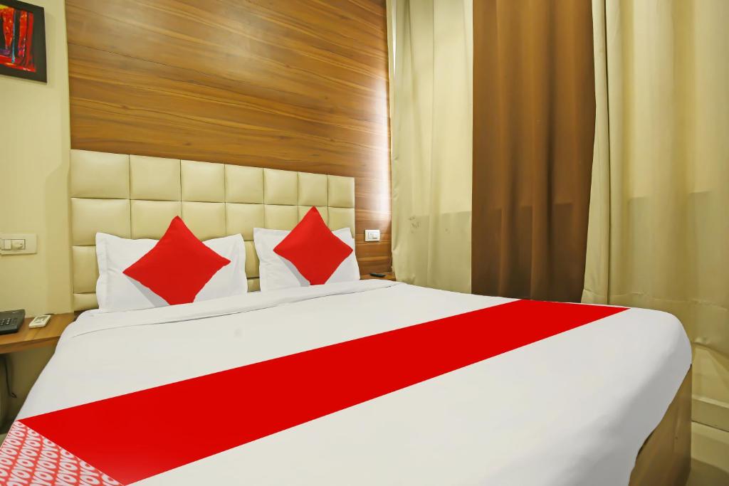 OYO Flagship Hotel Central Point