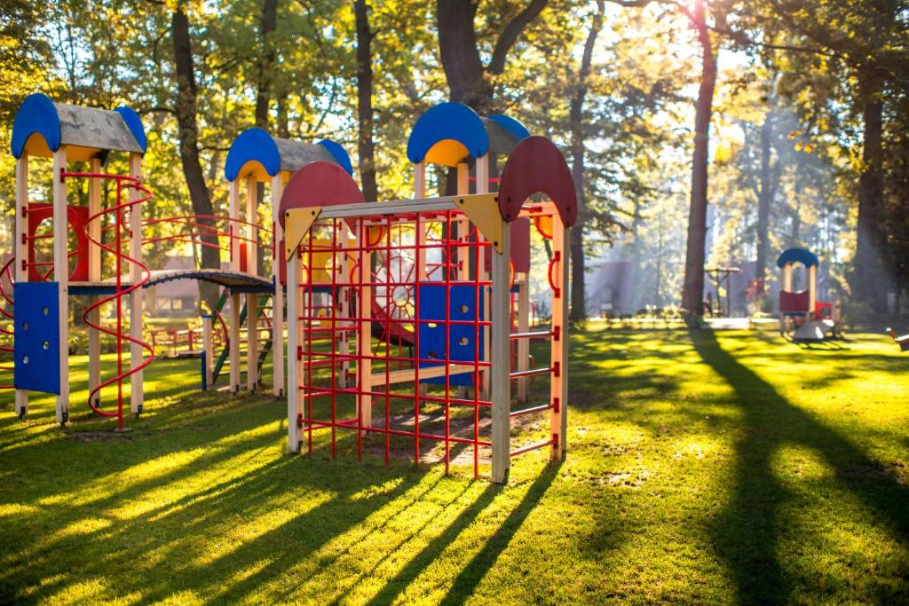 Herní místnost nebo prostor pro děti v ubytování Drevny Grad Park-hotel