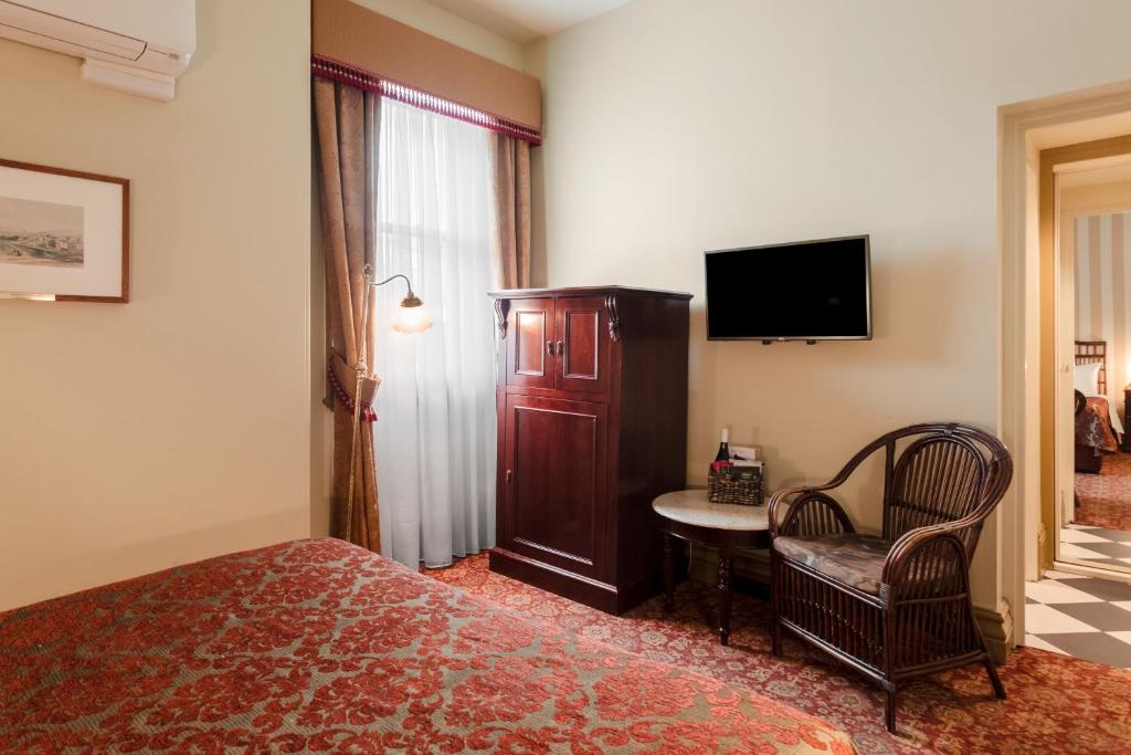 
Superior Room with Free High Speed WiFi
