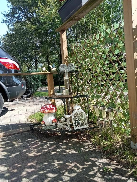 Zahrada ubytování Gezellige, knusse, Stacaravan Banjer