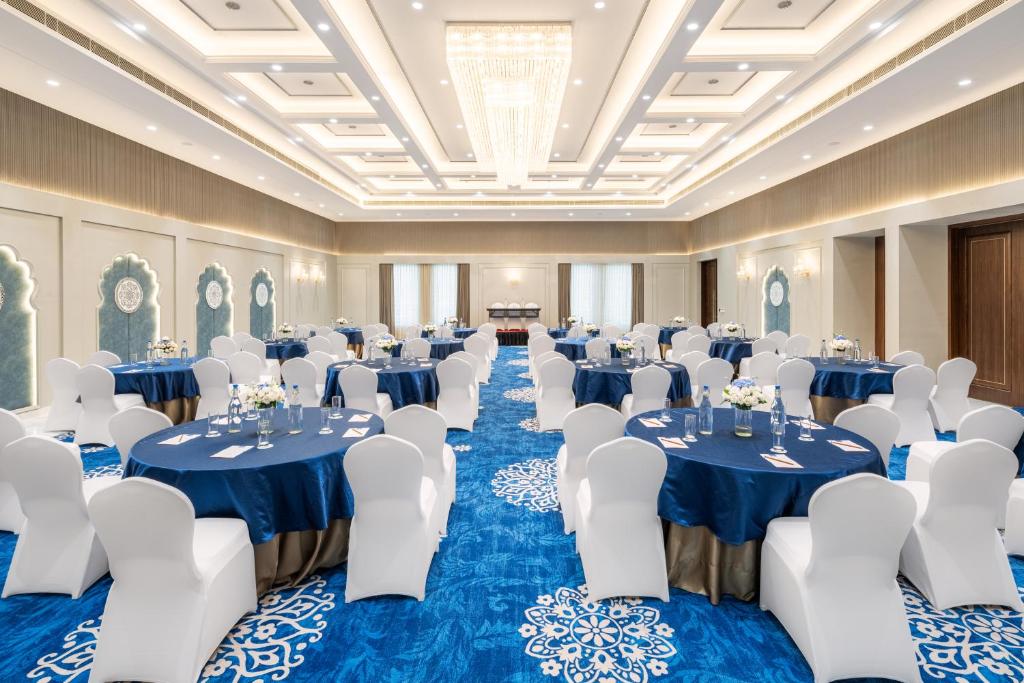 Restaurace v ubytování MJ Sarovar Portico Haridwar