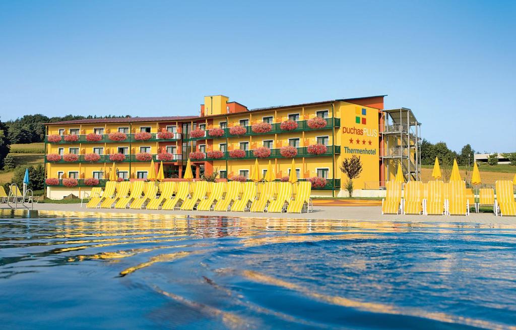 Bazén v ubytování Thermenhotel PuchasPLUS Stegersbach nebo v jeho okolí