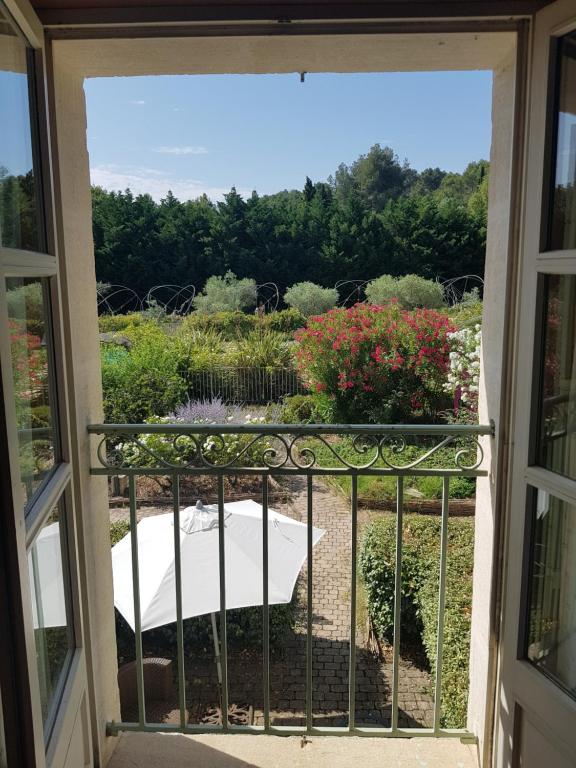 MAS DES FIGUES -très calme- Certifié Biologique FRBio10-Parc Naturel écologique vivant- piscine 12x6-Copieux brunch paysan méditerranéen du jardin cuisine maison huile d'olive-Agritourisme-Alpilles-Saint Rémy de Provence- du 30 avril au 20 septembre 2026- - 9