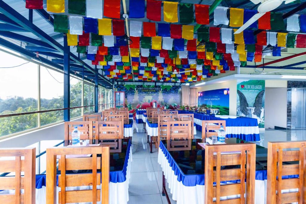Restoran või mõni muu söögikoht majutusasutuses Treebo Airsuite Airport Hotel