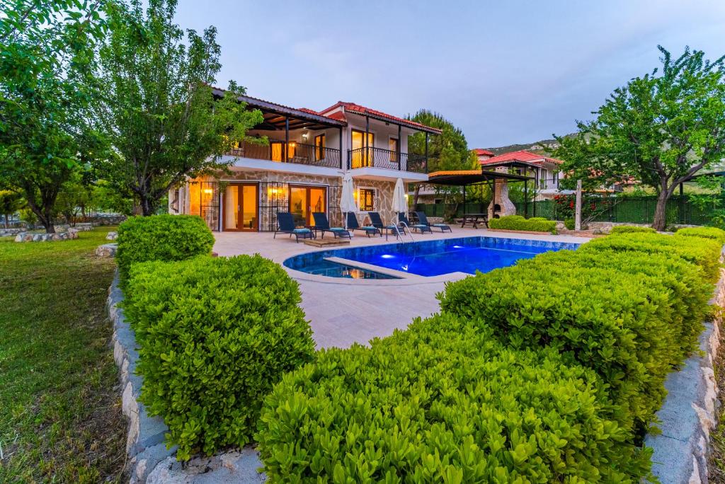Bazén v ubytování Villa Doğa nebo v jeho okolí