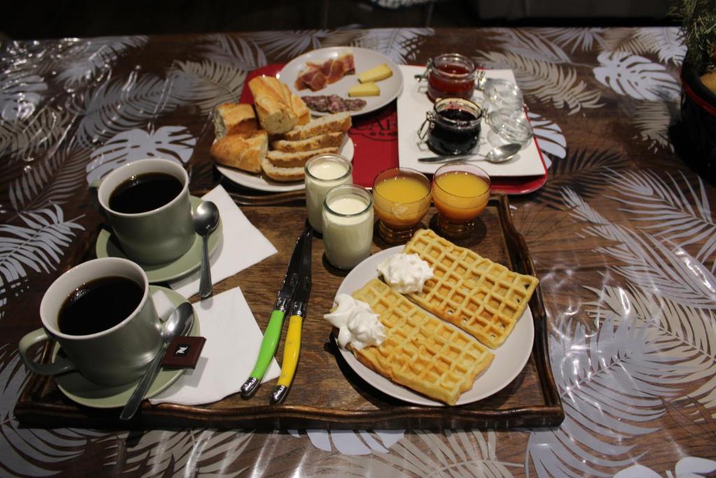 Jedlo v ubytovaní bed & breakfast alebo blízkom okolí