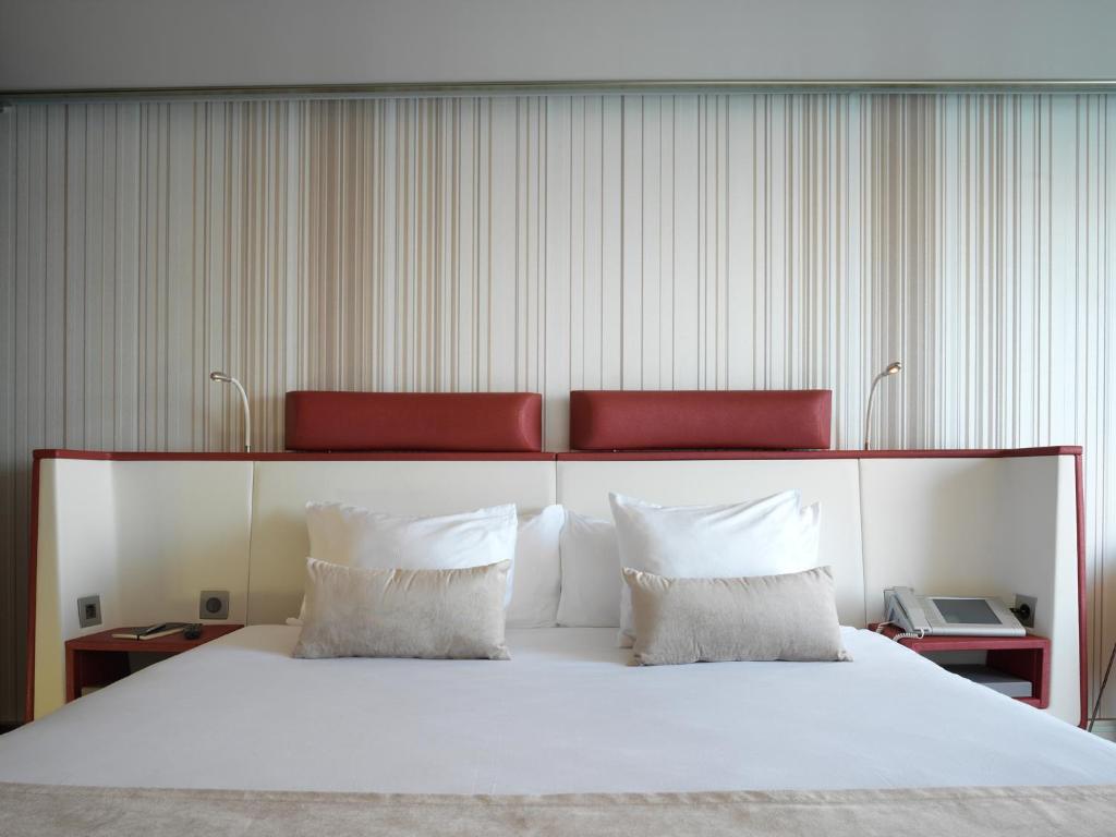 Sunborn Gibraltar - Deluxe Double Room