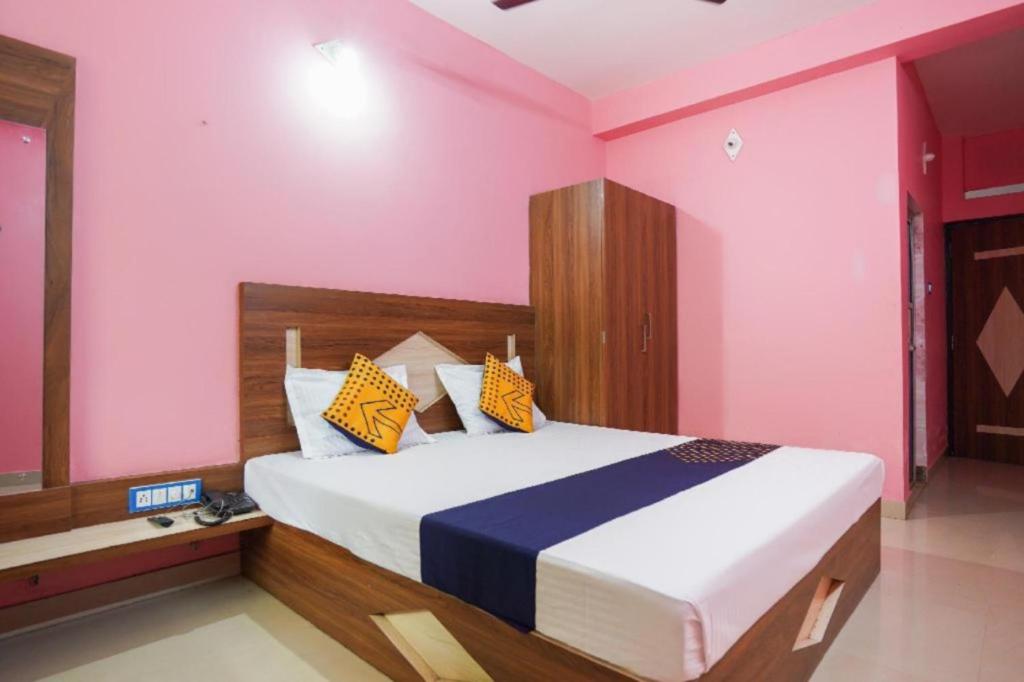 Hotel Ayush International Digha Near Marine Aquarium-Regional Centre 480m-New Digha Sea Beach - Restaurant & Parking Facilities - Best Selling & Best Choice of Goroomgo