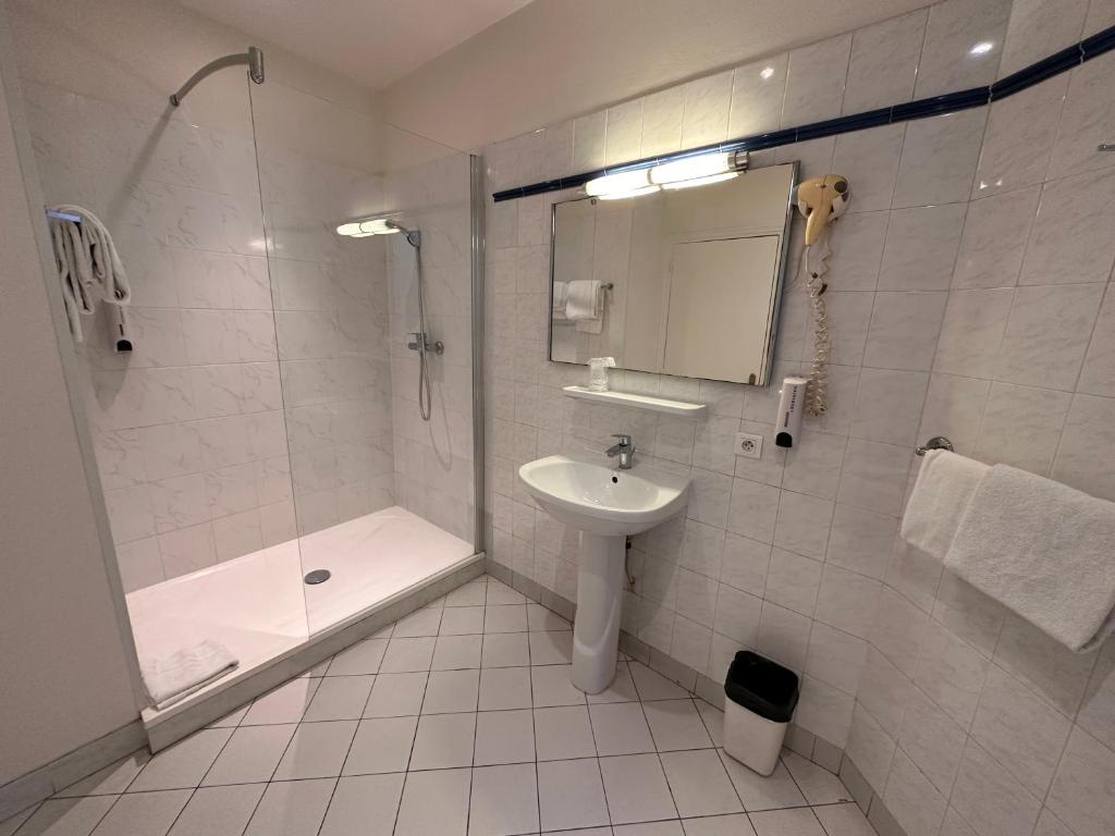 Hotel Richmond Gare du Nord - Resim 11