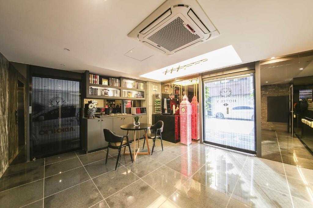 Restaurace v ubytování Eunpyeong Y Hotel