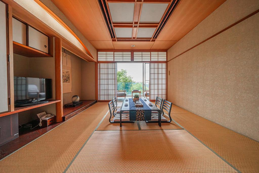 Televisyen dan/atau pusat hiburan di 錦月-熱海山莊