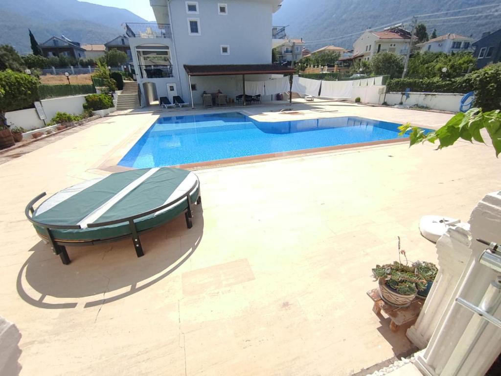 Bazén v ubytování Havuzlu Beyaz villa nebo v jeho okolí