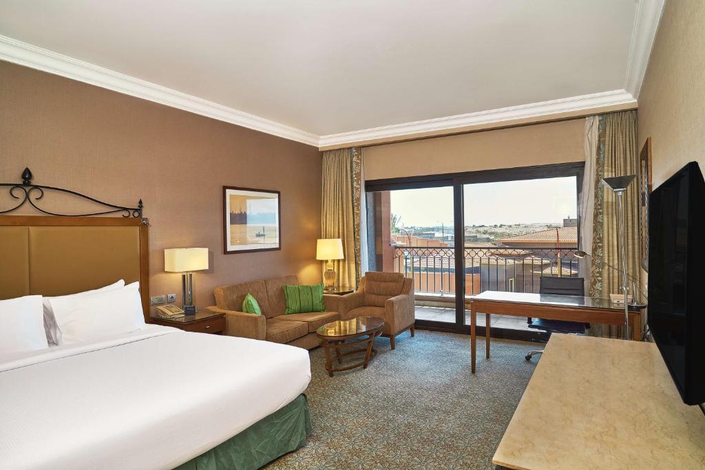 Hilton Alexandria King's Ranch Hotel - 14