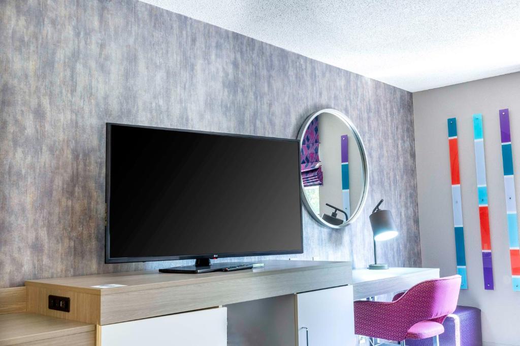 Hampton Inn East Windsor photo