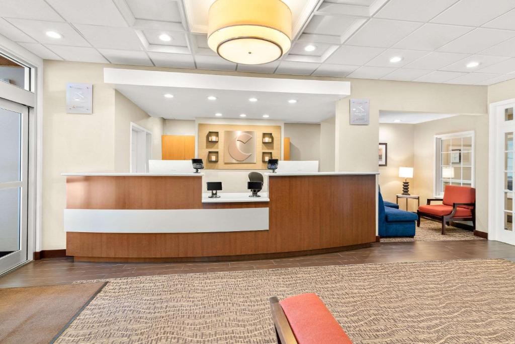 Comfort Inn & Suites North Conway photo