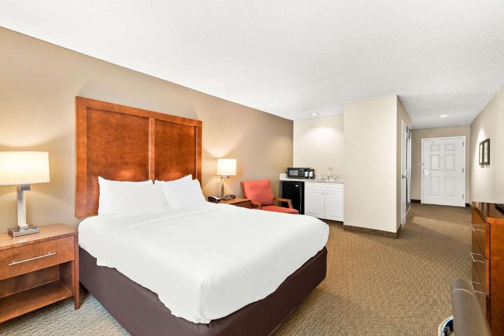 Comfort Inn & Suites North Conway photo