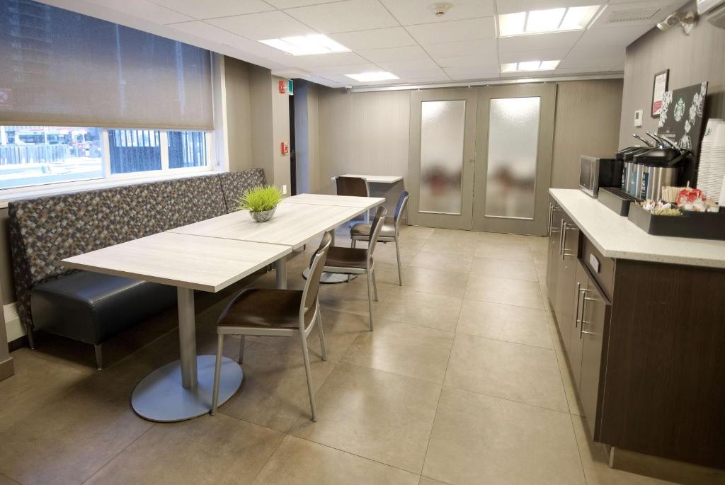 Coast Calgary Downtown Hotel & Suites by APA - Resim 16