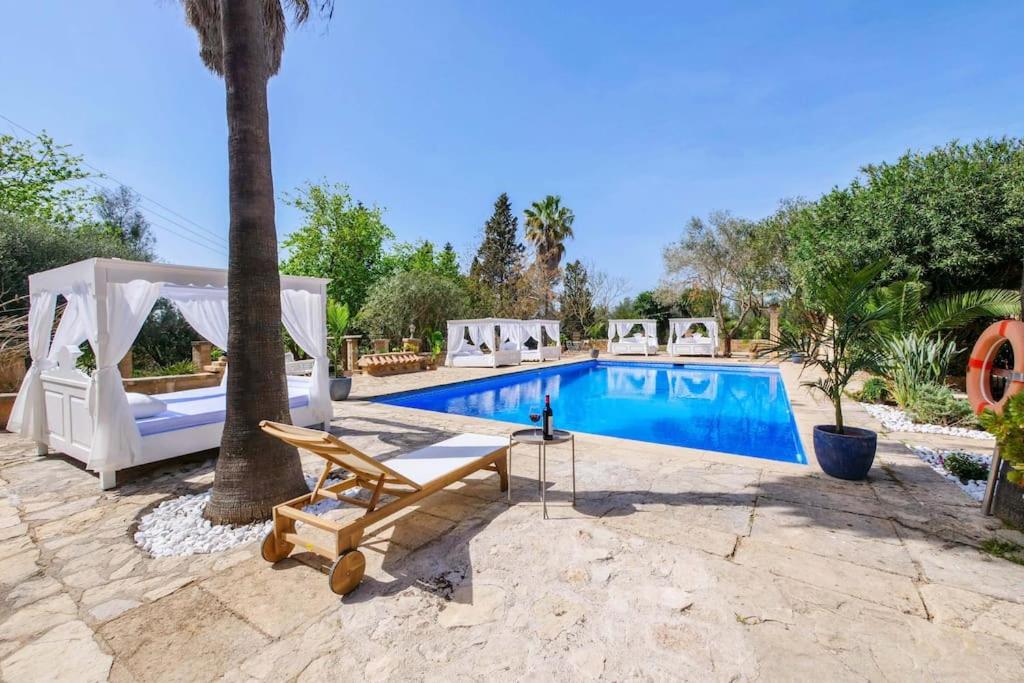 Bazén v ubytování COPET auf Finca Zenara, Doppelzimmer mit Bad, XXL Pool, Daybeds, Gemeinschaftsküche, WIFI, Klima, Yoga nebo v jeho okolí