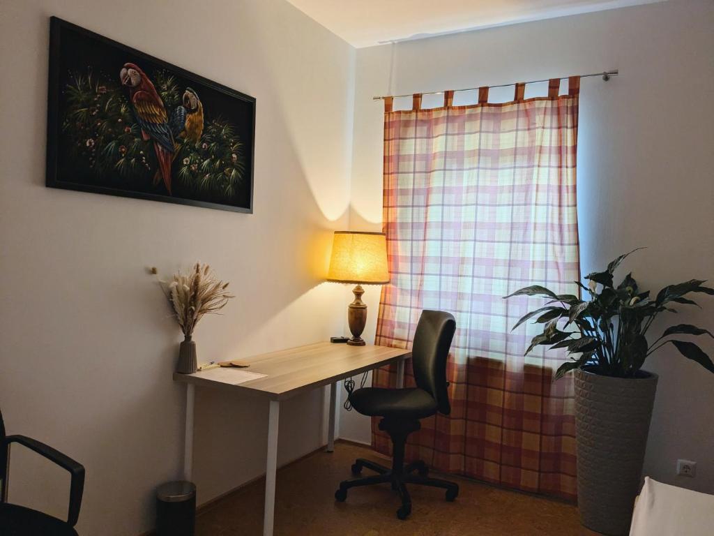 Stop & Sleep - Private Rooms - Deluxe Double Room