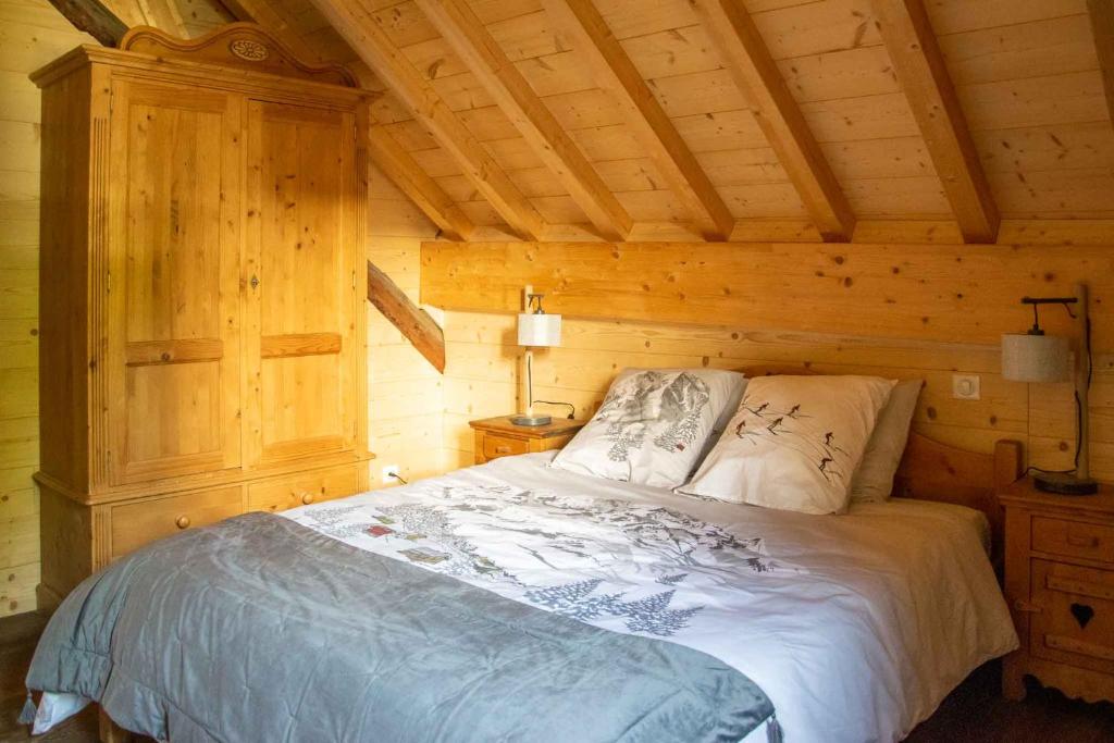 Postel nebo postele na pokoji v ubytování La Grange des Aiguilles