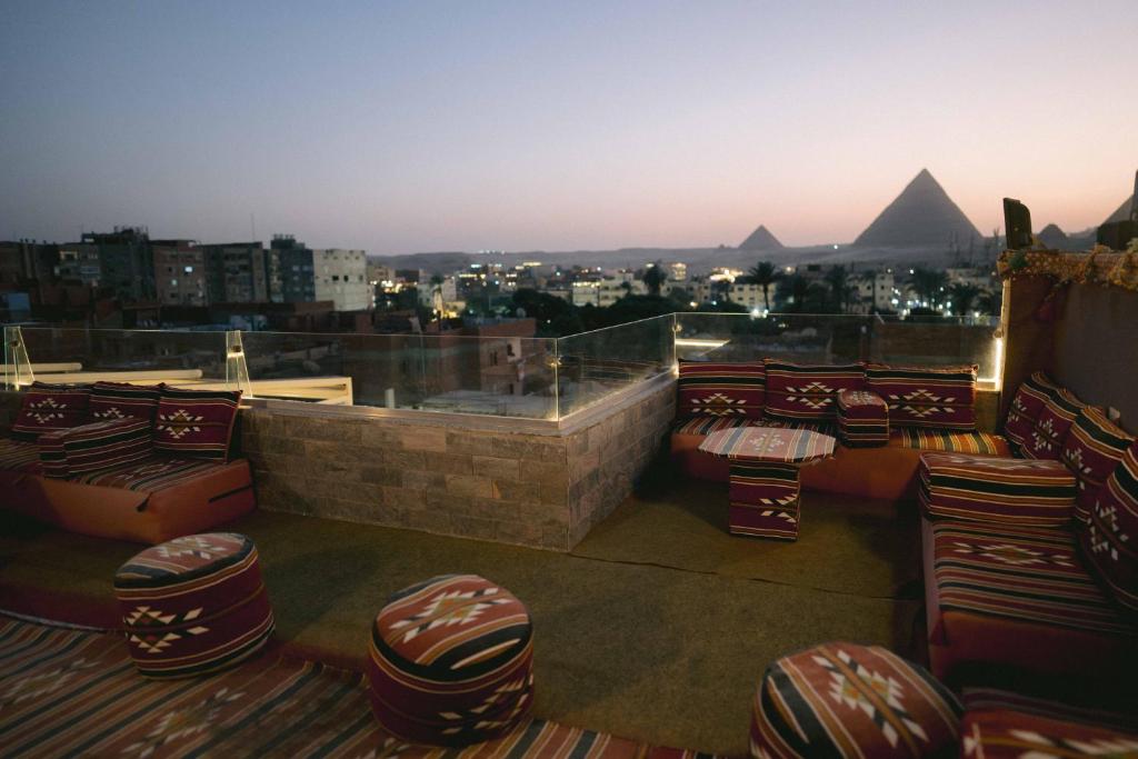 Posezení v ubytování Tuya pyramid view inn