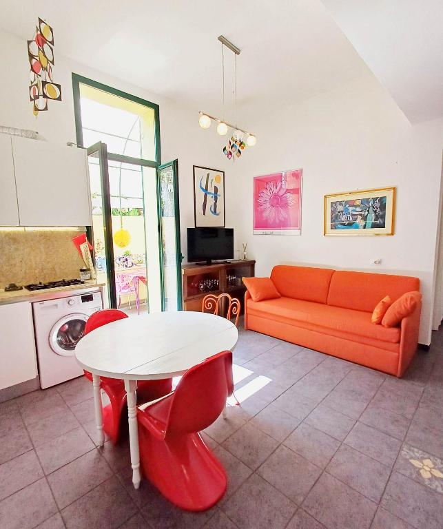 Posedenie v ubytovaní amazing sea cottage "Sleep To The Sound Of The Surf" casetta al mare