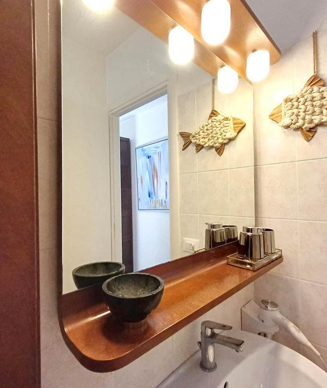 Kúpeľňa v ubytovaní amazing sea cottage "Sleep To The Sound Of The Surf" casetta al mare