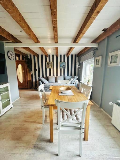 Ruang duduk di Ferienwohnung am Wernerwald